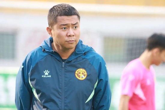 由魏书钧执导，康春雷、魏书钧编剧，杨子姗、黄米依、刘洋、康春雷领衔主演的电影《永安镇故事集》将于9月8日正式上映，今日影片曝光“拍个电影”版预告与新海报